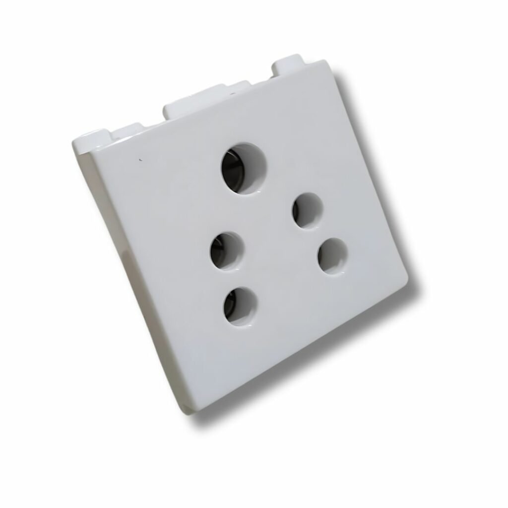 Leon Brand S0-6 6A 2 In 1 Socket