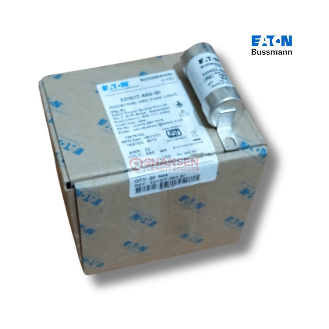 Brand_Bussmann_Series_32H07-660_British_Standard_IEC_Fuses_on_the_box
