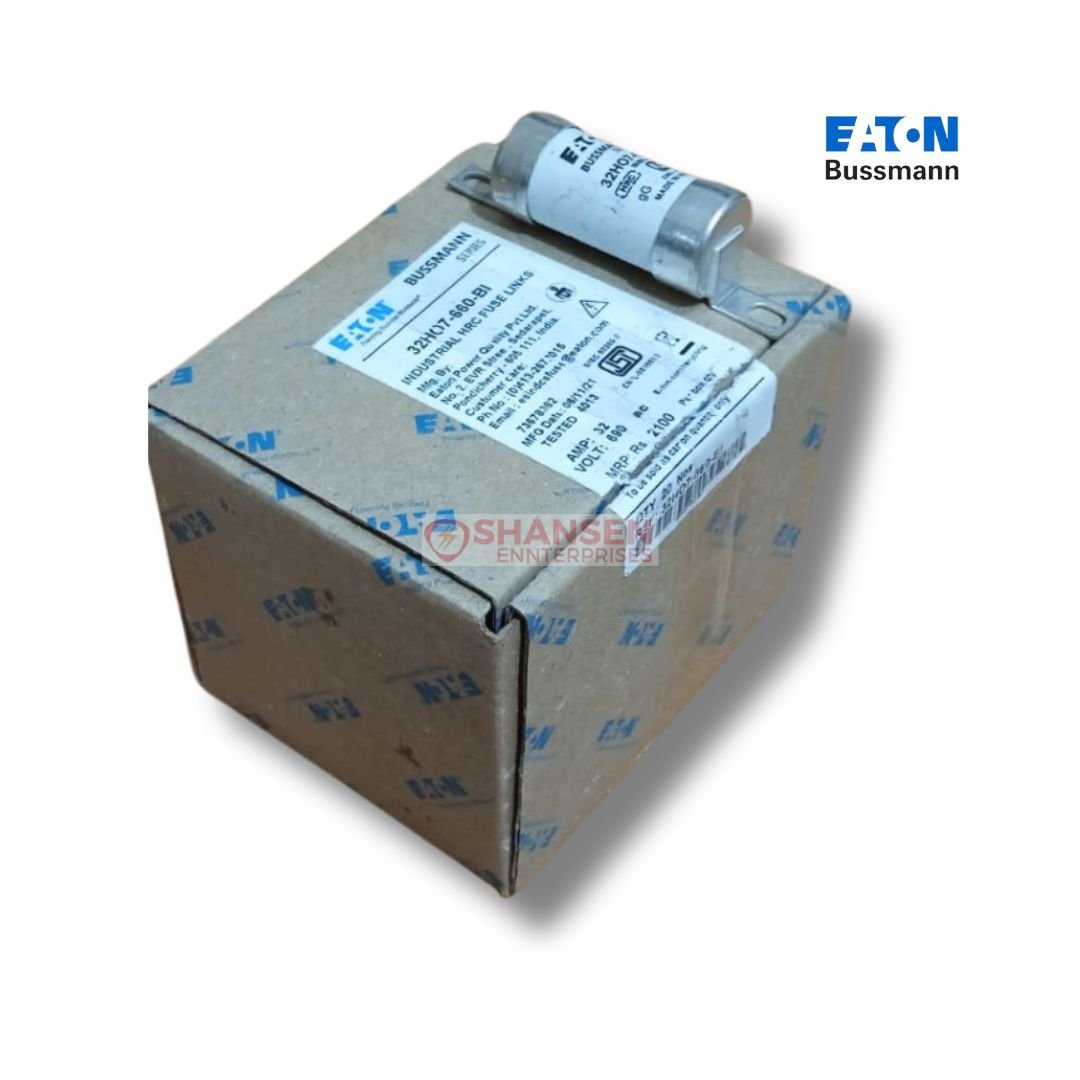 Brand_Bussmann_Series_32H07-660_British_Standard_IEC_Fuses_on_top_of_the_box_leftside