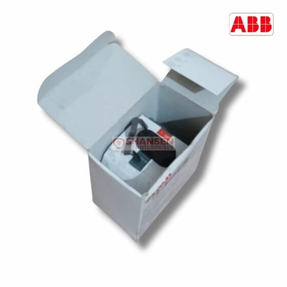 ABB_Brand_OTDC32F3_DC_Switch-Disconnector_open_box_rightside-view