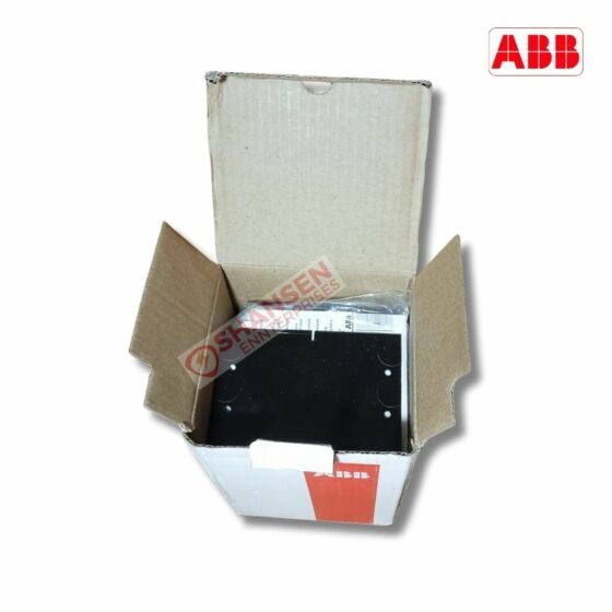 ABB_Brand_XT2N_160_TMD_3,2-32_3p_F_F_open_box_with+Accessories